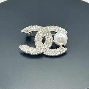 Designer Inspired-Silver Rhinestone & Pearl Brooch